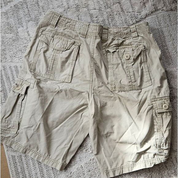 Eddie Bauer Khaki Cargo Shorts for Men - Picture 2 of 3